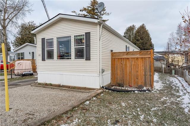 41 Cedarbush Cres, House detached with 2 bedrooms, 1 bathrooms and 2 parking in Puslinch ON | Image 1