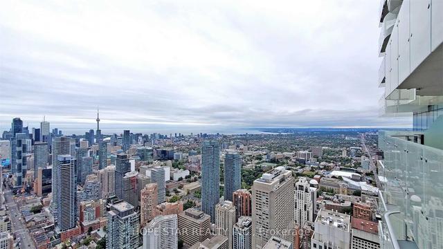 6704 - 1 Bloor St E, Condo with 2 bedrooms, 2 bathrooms and 1 parking in Toronto ON | Image 27