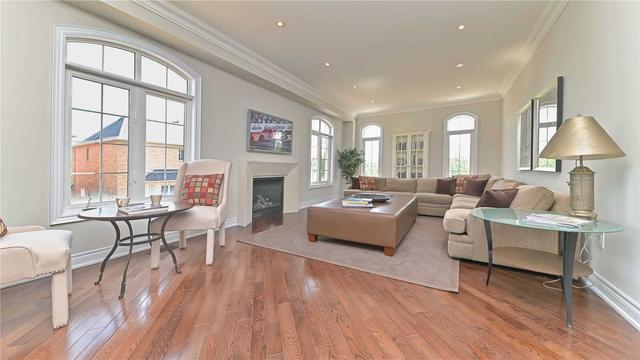 679 Valley Vista Dr, House detached with 4 bedrooms, 4 bathrooms and 4 parking in Vaughan ON | Image 6