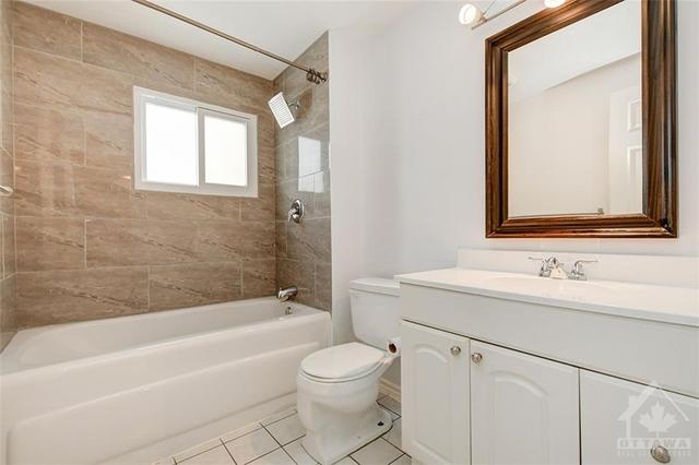 236 Romulus Private, Townhouse with 3 bedrooms, 2 bathrooms and 2 parking in Ottawa ON | Image 22