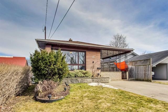 15 Medici Crt, House detached with 3 bedrooms, 2 bathrooms and 3 parking in Toronto ON | Image 1
