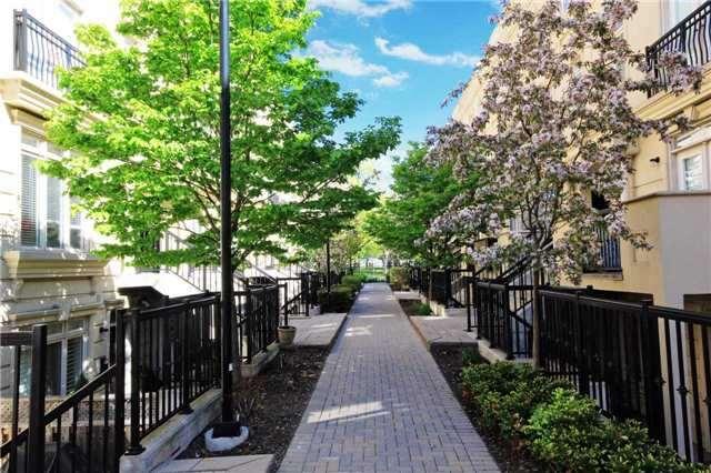 th26 - 78 Carr St, Townhouse with 2 bedrooms, 2 bathrooms and 1 parking in Toronto ON | Image 2