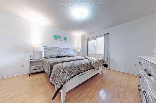 195 Fernforest Dr, House semidetached with 3 bedrooms, 4 bathrooms and 5 parking in Brampton ON | Image 7