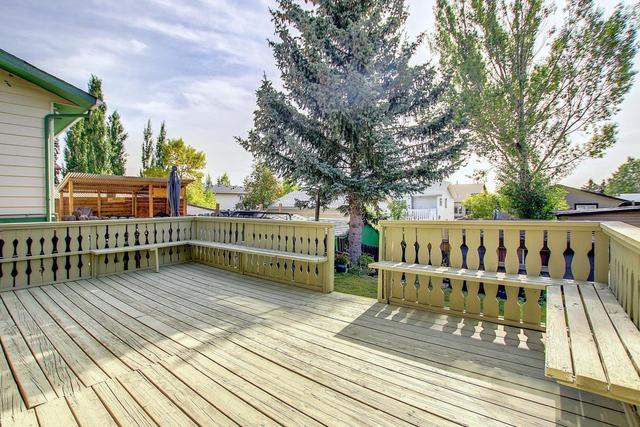 19 Falchurch Road Ne, Home with 3 bedrooms, 2 bathrooms and 1 parking in Calgary AB | Image 39