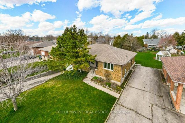 17 Heath Rd, House detached with 3 bedrooms, 3 bathrooms and 5 parking in Guelph ON | Image 12
