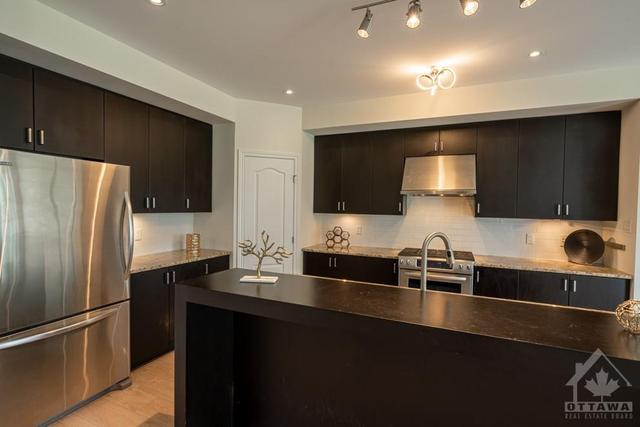1074 Northgraves Crescent, Townhouse with 3 bedrooms, 4 bathrooms and 4 parking in Ottawa ON | Image 18