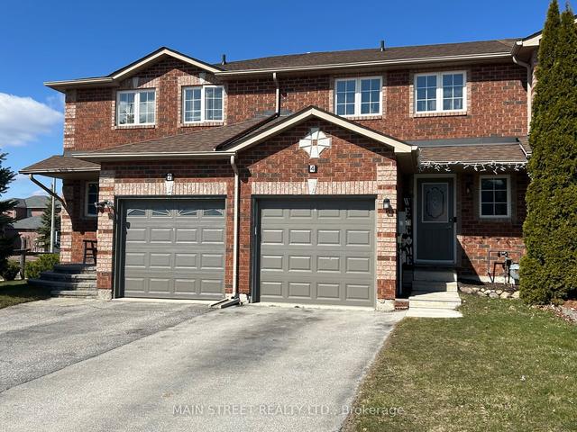 4 Raymond Cres, House attached with 3 bedrooms, 2 bathrooms and 3 parking in Barrie ON | Image 1