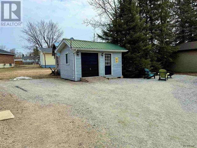 15 Superior St, House semidetached with 6 bedrooms, 2 bathrooms and null parking in Kapuskasing ON | Image 48