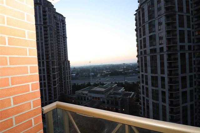 lph5 - 55 Harrison Garden Blvd, Condo with 2 bedrooms, 2 bathrooms and 1 parking in Toronto ON | Image 3