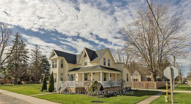 202 Graham St, House detached with 4 bedrooms, 2 bathrooms and 3 parking in West Elgin ON | Image 1