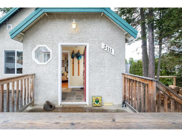 2111 Second Avenue, House detached with 3 bedrooms, 2 bathrooms and null parking in Rossland BC | Image 9