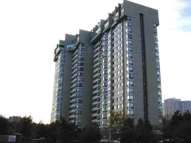 2007 - 200 Robert Speck Pkwy, Condo with 3 bedrooms, 2 bathrooms and 2 parking in Mississauga ON | Image 1