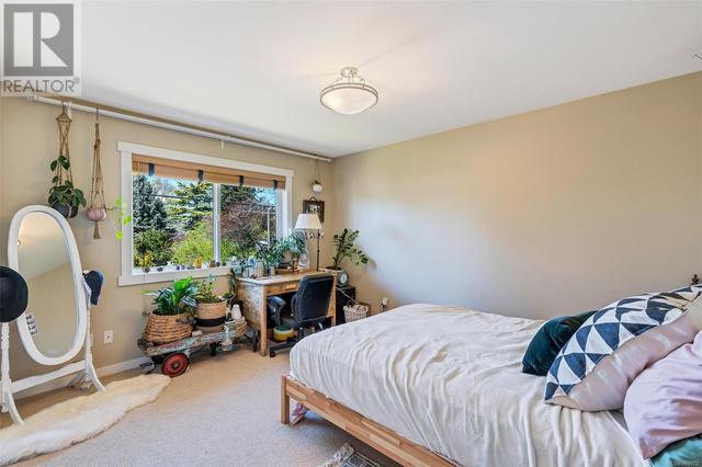 14 - 2229 Graduation Pl, House attached with 3 bedrooms, 4 bathrooms and 4 parking in Saanich BC | Image 31