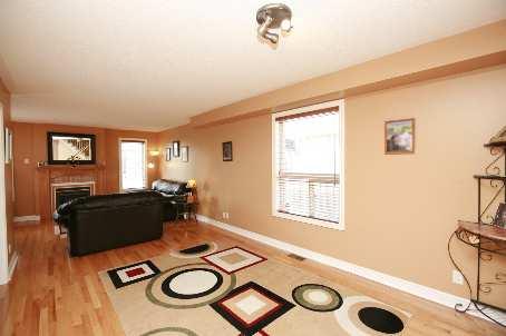25 Pertosa Dr, House detached with 3 bedrooms, 3 bathrooms and 4 parking in Brampton ON | Image 4