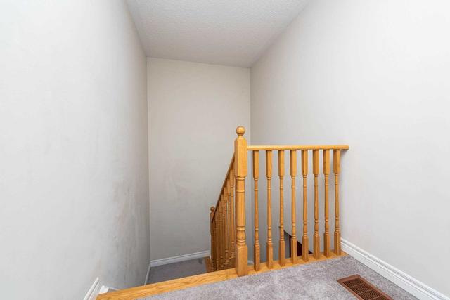 68 Soldier St, House attached with 2 bedrooms, 3 bathrooms and 2 parking in Brampton ON | Image 8