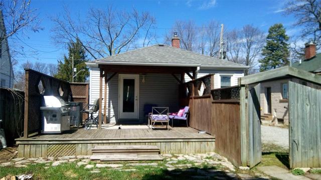 119 Gary Ave, House detached with 1 bedrooms, 2 bathrooms and 1 parking in Hamilton ON | Image 2