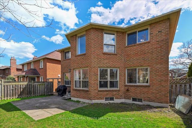 1273 Greeniaus Rd, House detached with 4 bedrooms, 3 bathrooms and 4 parking in Oakville ON | Image 35