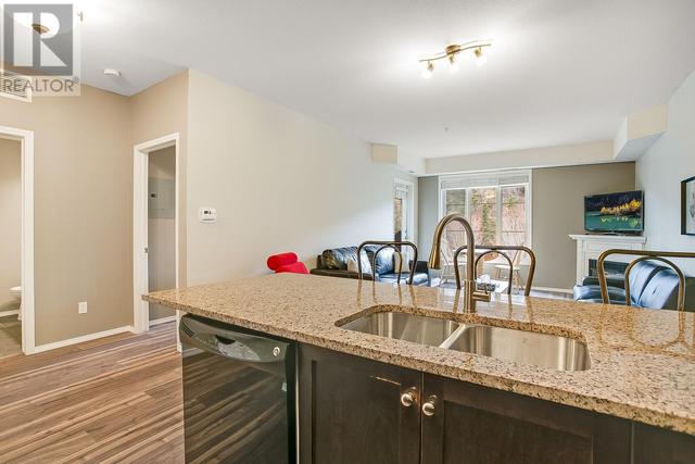 1419 - 1875 Country Club Drive, Condo with 2 bedrooms, 2 bathrooms and 2 parking in Kelowna BC | Image 4