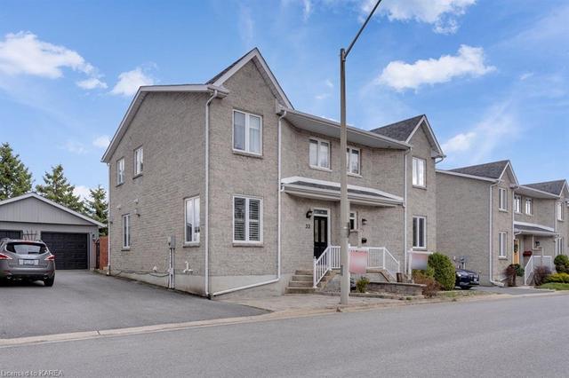 33 Yonge Street, House semidetached with 2 bedrooms, 3 bathrooms and 4 parking in Kingston ON | Image 1