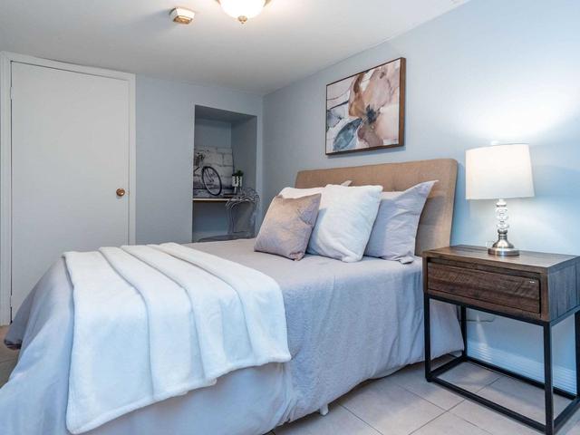 704 Dufferin St, House semidetached with 4 bedrooms, 4 bathrooms and 0 parking in Toronto ON | Image 24