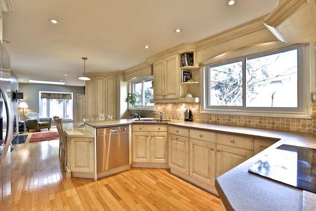 35 Caravan Dr, House detached with 3 bedrooms, 5 bathrooms and 4 parking in Toronto ON | Image 5