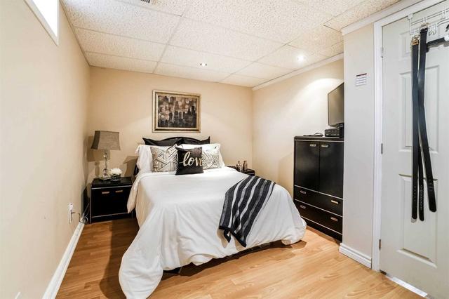2 Brisbane Crt, Townhouse with 2 bedrooms, 2 bathrooms and 2 parking in Brampton ON | Image 6