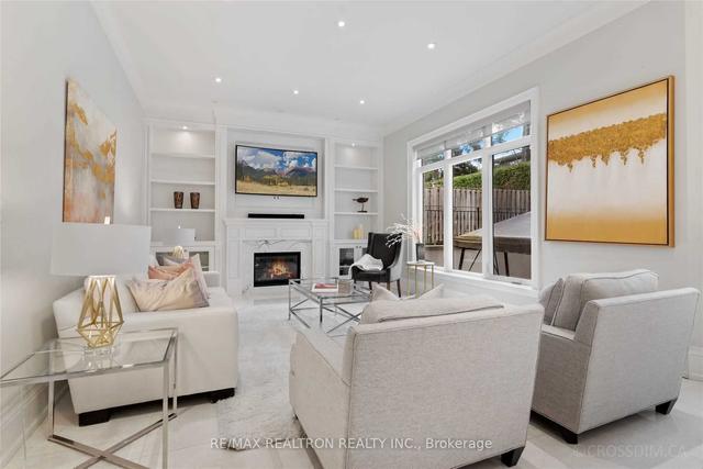 18 Viamede Cres, House detached with 4 bedrooms, 7 bathrooms and 8 parking in Toronto ON | Image 8