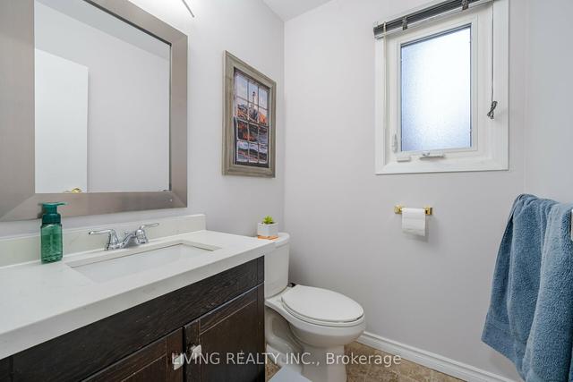 41 Jonathan Gate, House detached with 3 bedrooms, 3 bathrooms and 3 parking in Vaughan ON | Image 7