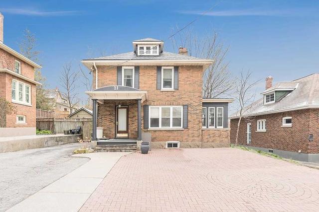 21 Poyntz St, House detached with 3 bedrooms, 2 bathrooms and 5 parking in Barrie ON | Image 12