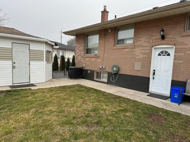 290 Morden Rd, House detached with 3 bedrooms, 2 bathrooms and 5 parking in Oakville ON | Image 2