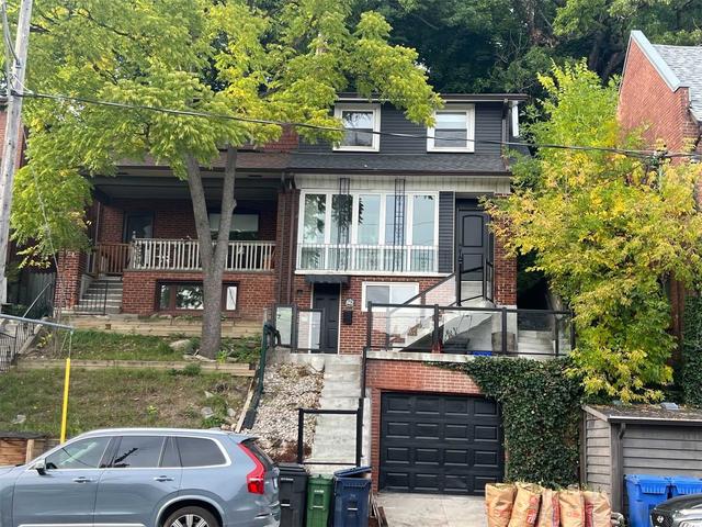 862 Davenport Rd, House semidetached with 3 bedrooms, 1 bathrooms and 2 parking in Toronto ON | Image 11