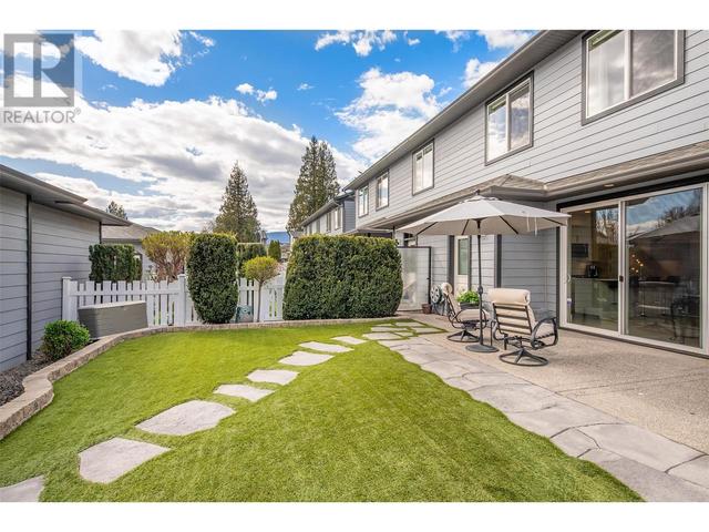 989 Laurier Avenue, House attached with 3 bedrooms, 3 bathrooms and 1 parking in Kelowna BC | Image 23
