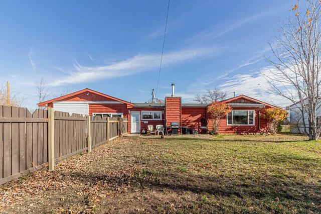 536 4 Street, House detached with 3 bedrooms, 1 bathrooms and 5 parking in Cypress County AB | Image 1