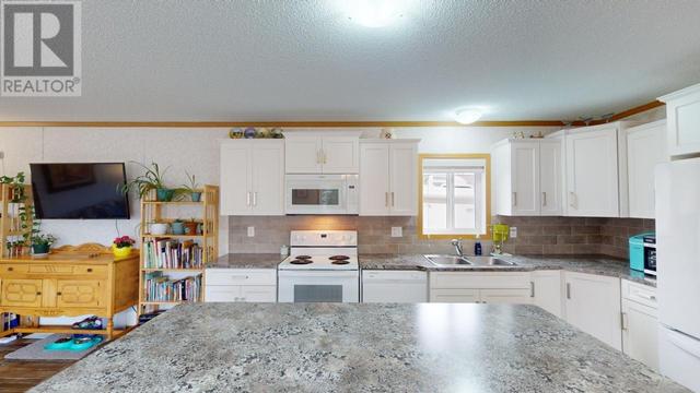 295 Kerouac Road, House other with 3 bedrooms, 2 bathrooms and null parking in Cariboo A BC | Image 7