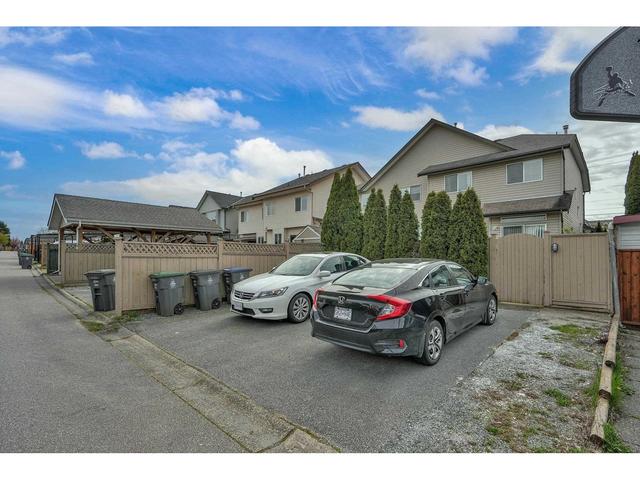 6736 184 Street, House attached with 4 bedrooms, 4 bathrooms and 3 parking in Surrey BC | Image 35