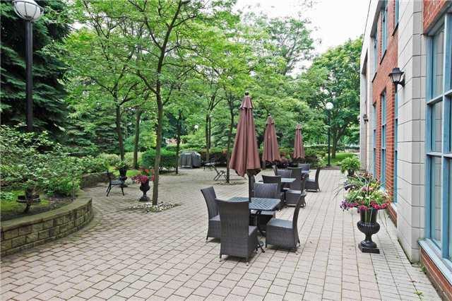 819 - 1091 Kingston Rd, Condo with 2 bedrooms, 2 bathrooms and 1 parking in Toronto ON | Image 12