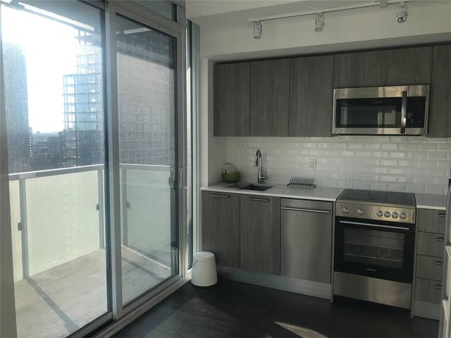 3310 - 28 Wellesley St E, Condo with 0 bedrooms, 1 bathrooms and 0 parking in Toronto ON | Image 2