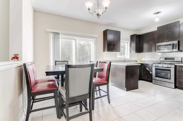 253 Bussel Cres, House detached with 4 bedrooms, 4 bathrooms and 2 parking in Milton ON | Image 6