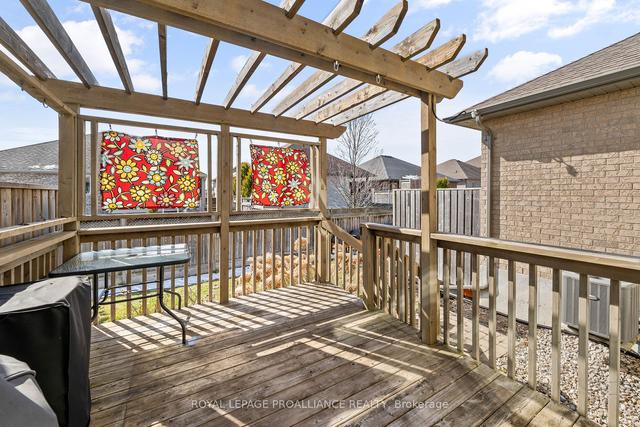 39 Princeton Pl, House attached with 3 bedrooms, 3 bathrooms and 3 parking in Belleville ON | Image 27