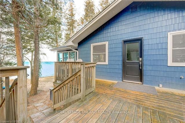 73397 Sandy Beach Rd, House detached with 3 bedrooms, 1 bathrooms and 18 parking in Bluewater ON | Image 3