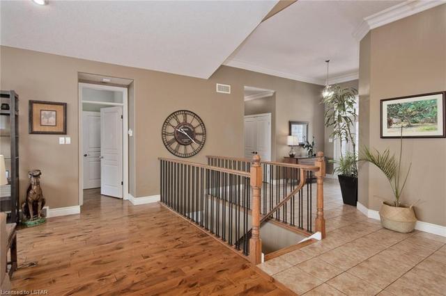10158 Merrywood Drive, House detached with 5 bedrooms, 3 bathrooms and 8 parking in Lambton Shores ON | Image 3
