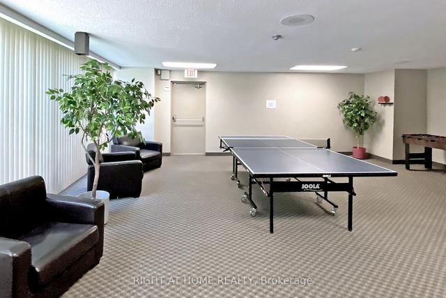 1002 - 40 Bay Mills Blvd, Condo with 2 bedrooms, 1 bathrooms and 1 parking in Toronto ON | Image 2
