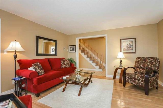 d - 14 Brown Dr, House attached with 2 bedrooms, 2 bathrooms and 2 parking in St. Catharines ON | Image 36