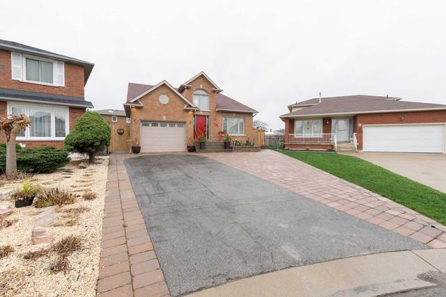 10 Lord Crt, House detached with 3 bedrooms, 4 bathrooms and 5 parking in Hamilton ON | Image 1