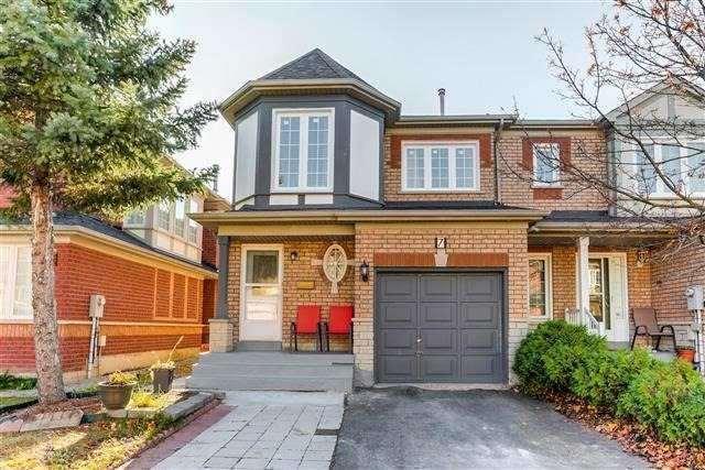 7 Kimberley Cres, Townhouse with 3 bedrooms, 4 bathrooms and 2 parking in Brampton ON | Image 1