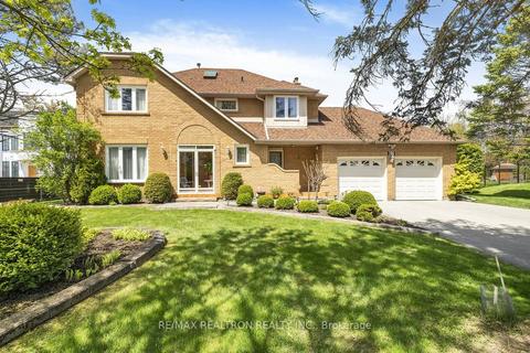 82 Humber Valley Cres, King, ON, L7B1B7 | Card Image