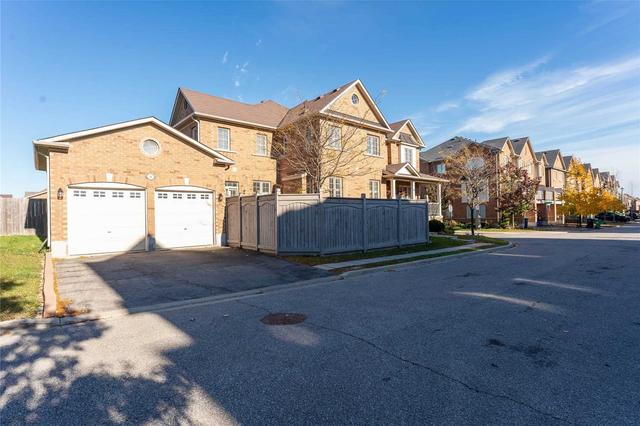 14 Peach Dr, House attached with 4 bedrooms, 4 bathrooms and 4 parking in Brampton ON | Image 23