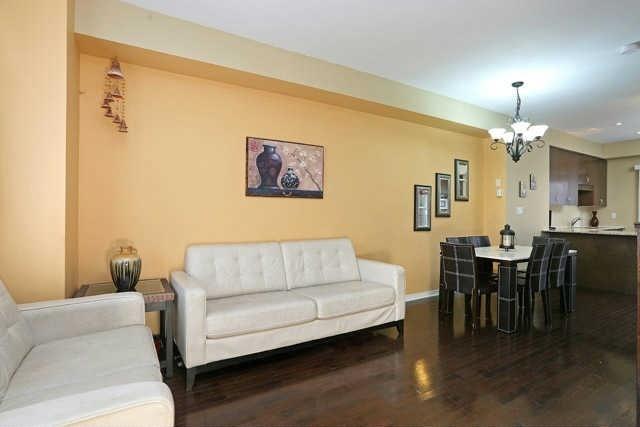 th 49 - 111 The Queensway, Townhouse with 3 bedrooms, 3 bathrooms and 1 parking in Toronto ON | Image 5