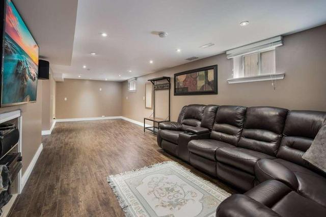 109 Darlingside Dr, House detached with 3 bedrooms, 2 bathrooms and 6 parking in Toronto ON | Image 15