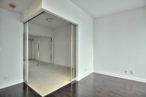 3201 - 12 York St, Condo with 1 bedrooms, 1 bathrooms and null parking in Toronto ON | Image 7